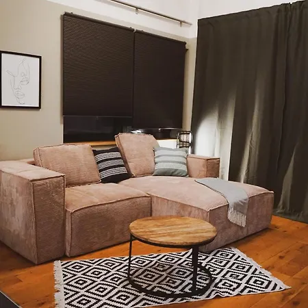 Stilvolles City-loft Mit Privatem Whirlpool Daire