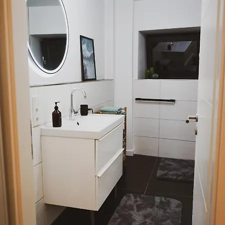 Stilvolles City-loft Mit Privatem Whirlpool Daire