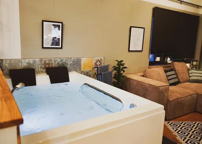 Apartment Stilvolles City-loft Mit Privatem Whirlpool